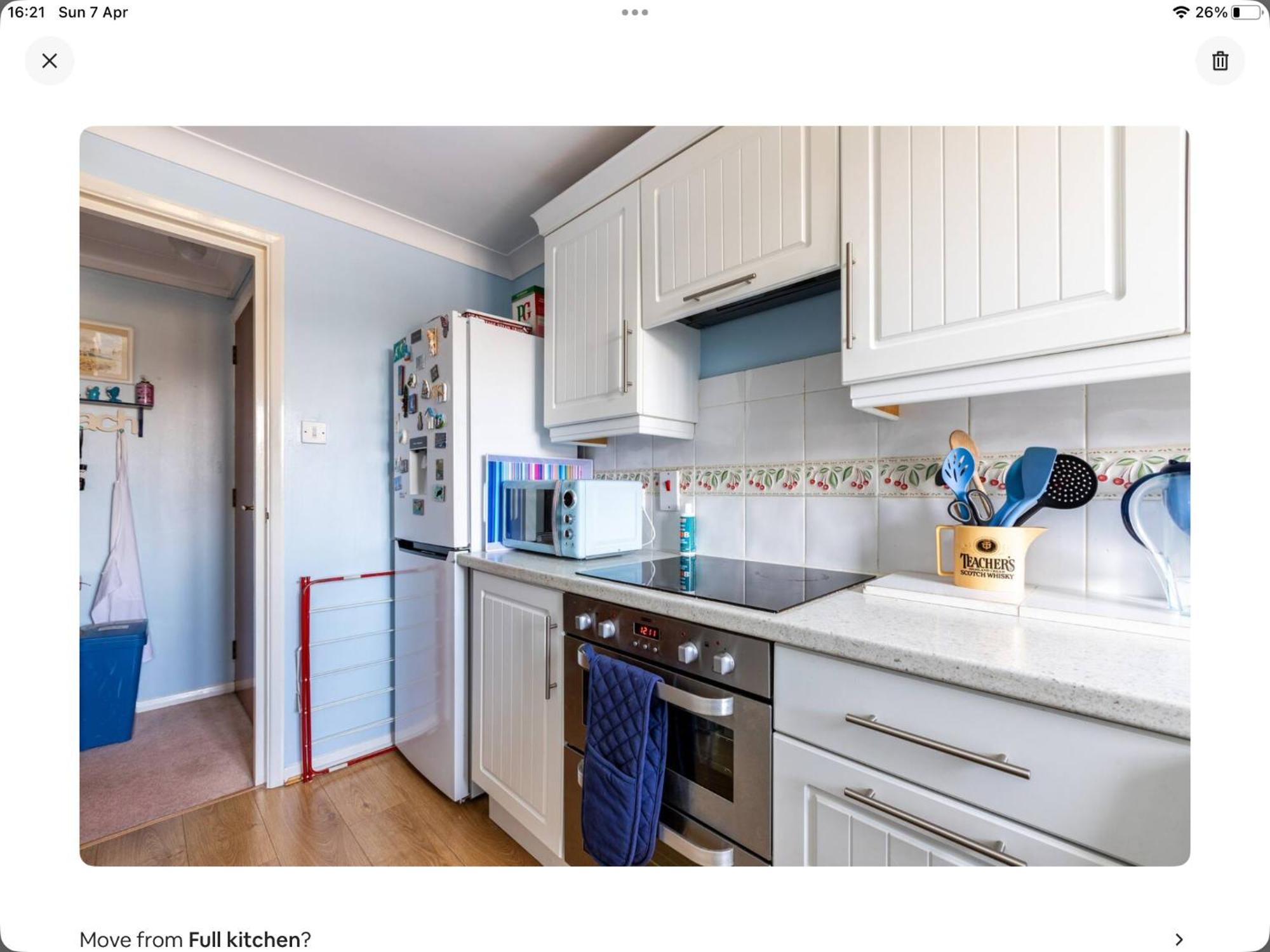 2 Bedrooms Apartment With Free Parking แลนซิง ภายนอก รูปภาพ
