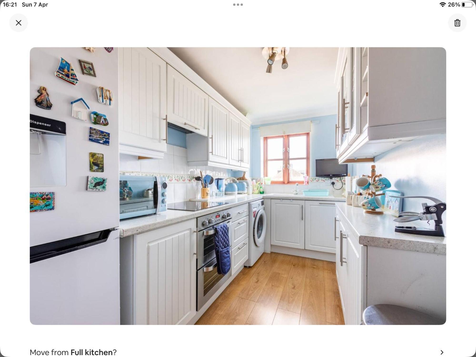 2 Bedrooms Apartment With Free Parking แลนซิง ภายนอก รูปภาพ